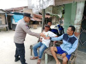 Polsek Tanjung Balai Utara Sambangi Warga Lewat Program Door to Door