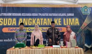 Dukung Pendidikan Qur’ani, Wakil Ketua DPRD Wajo Hadiri Wisuda TPQ Hafidz Hafidzah