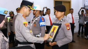 Tegas! Kapolrestabes Makassar Pimpin Upacara PTDH Anggota Polri yang Bolos Lebih dari 500 Hari
