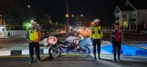 Polresta Mamuju Optimalkan Pengamanan dan Pengaturan Arus Lalin di Malam Hari