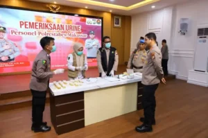 Polrestabes Makassar Perketat Pengawasan, PJU dan Kapolsek Jalani Tes Urine Mendadak