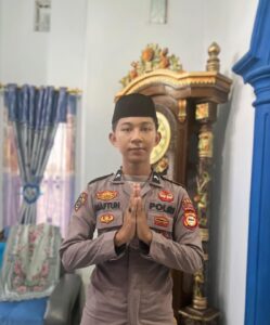 Personel Biro SDM Polda Sulsel Bripda Maftuh Didaulat Sebagai Khotib Sholat Idul Fitri di Bulukumba