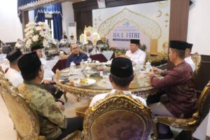 Bupati Mamasa Melaksanakan Silaturahmi Dalam Rangka Idul Fitri 1 Syawal 1447 H / 2026 M bersama Gubernur Sulawesi Barat di Rumah Jabatan gubernur