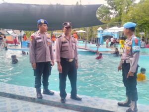 Polres Tanjungbalai Melaksanakan Pengamanan Kolam Renang