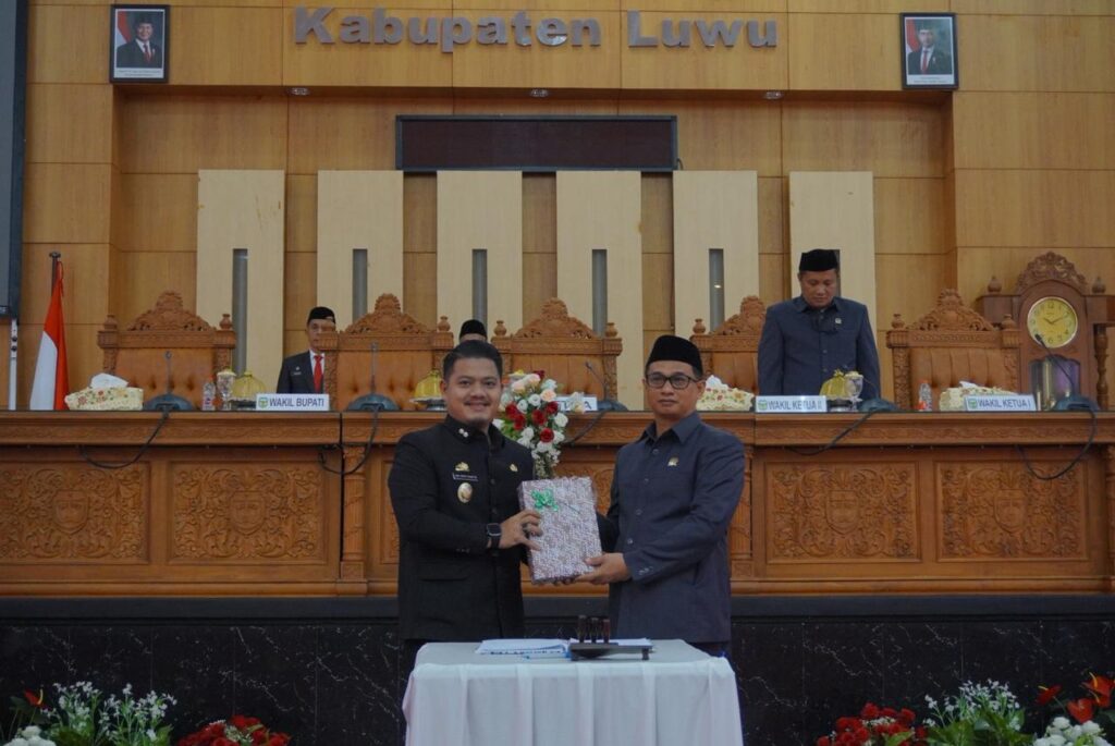 Wakil Bupati Luwu Serahkan LKPJ 2025, Kinerja Pemkab Luwu Tunjukkan Capaian Positif