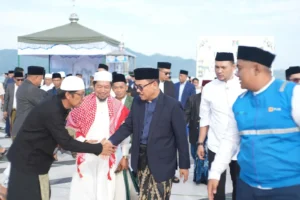 Suhardi Duka Buka Pintu Rumah Jabatan untuk Warga di Hari Raya