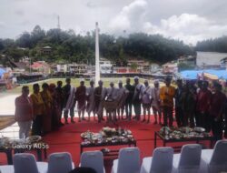 Gubernur Sulbar Suhardi Duka Hadiri Karnaval Budaya di Mamasa