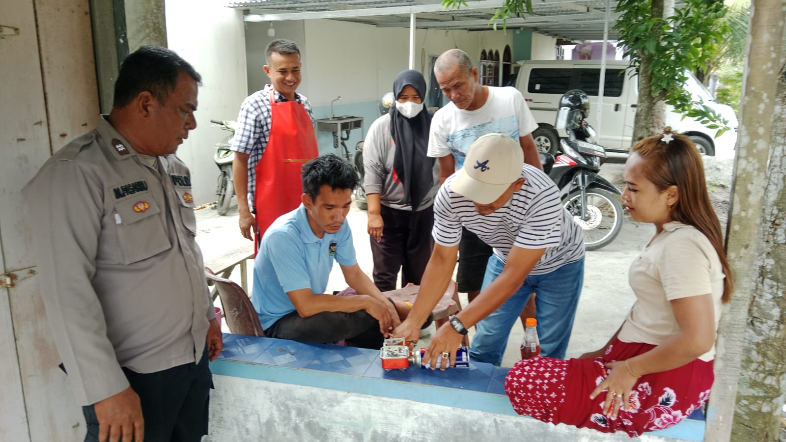Dekati Warga, Bhabinkamtibmas Tanjung Balai Selatan Ajak Perangi Judi Online dan Narkoba
