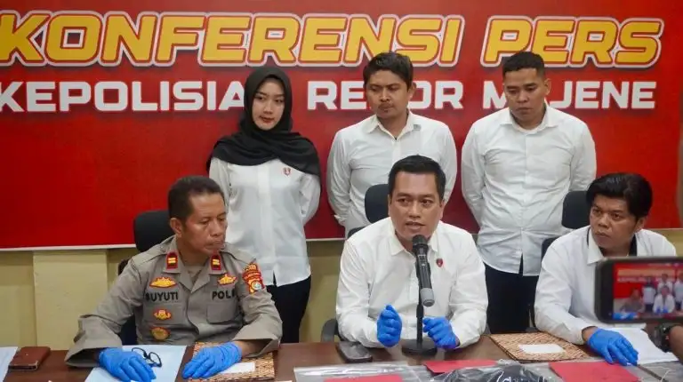 Satreskrim Polres Majene Ungkap Penganiayaan Maut Lansia di Baruga: Dipukul 9 Kali Ulekan Batu Lalu Dibakar