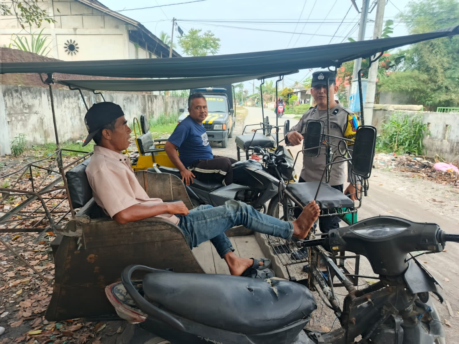 Bhabinkamtibmas Polsek Sei Tualang Raso Ajak Warga Jaga Kamtibmas