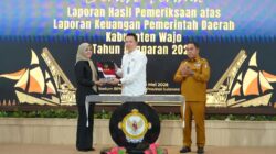 Wakil Ketua DPRD Wajo dan Bupati Wajo Terima LHP LKPD 2025, Kabupaten Wajo Kembali Raih Opini WTP