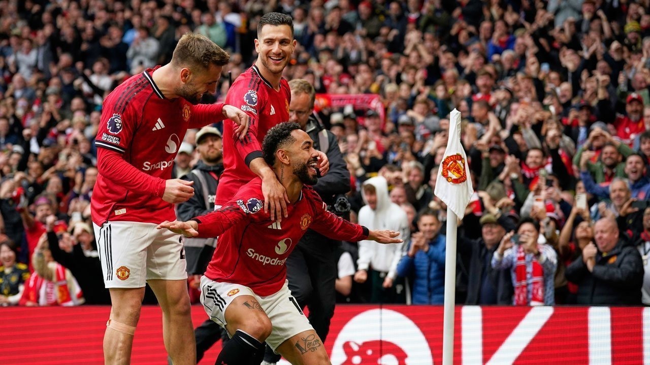 Manchester United Menang 3-2 atas Liverpool, Mainoo Jadi Pahlawan