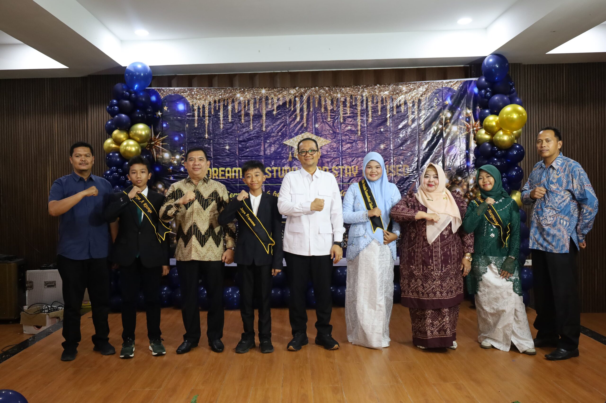 Plh Wali Kota Tanjungbalai Hadiri Pelepasan Siswa SD