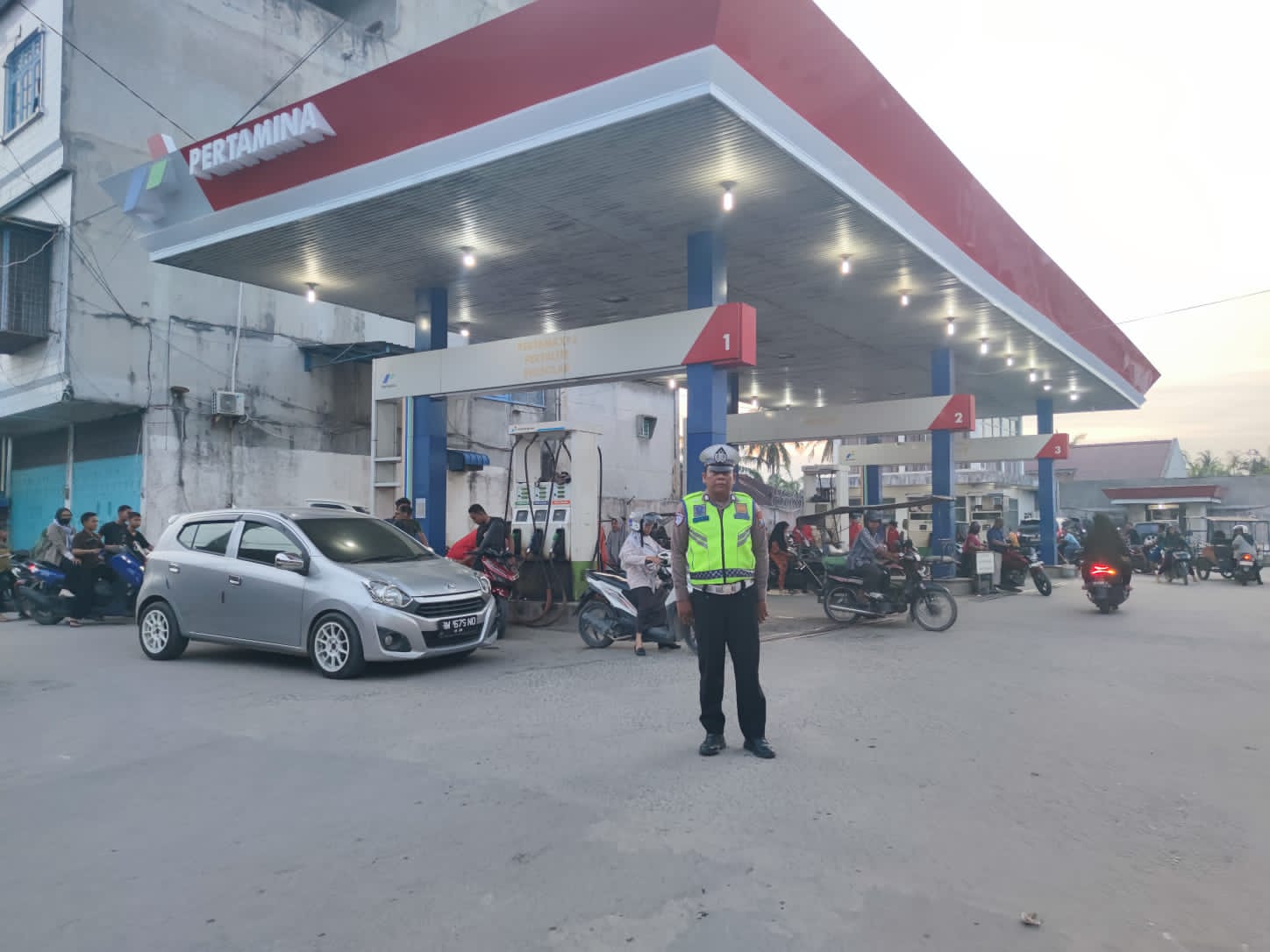 Antisipasi Kelangkaan BBM, Sat Lantas Polres Tanjung Balai Jaga Ketat Sejumlah SPBU