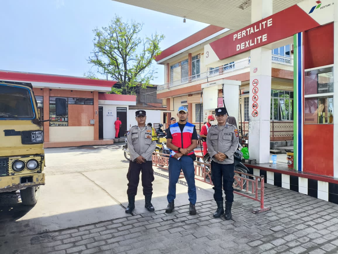 Pastikan Distribusi BBM Lancar, Polres Tanjung Balai Siagakan Personel di Sejumlah SPBU