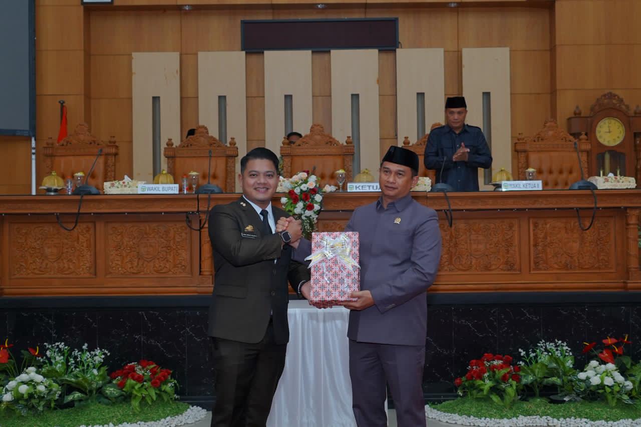 Pemkab Luwu Ajukan Ranperda Pertanggungjawaban APBD 2025, Catat Surplus Rp18,8 Miliar