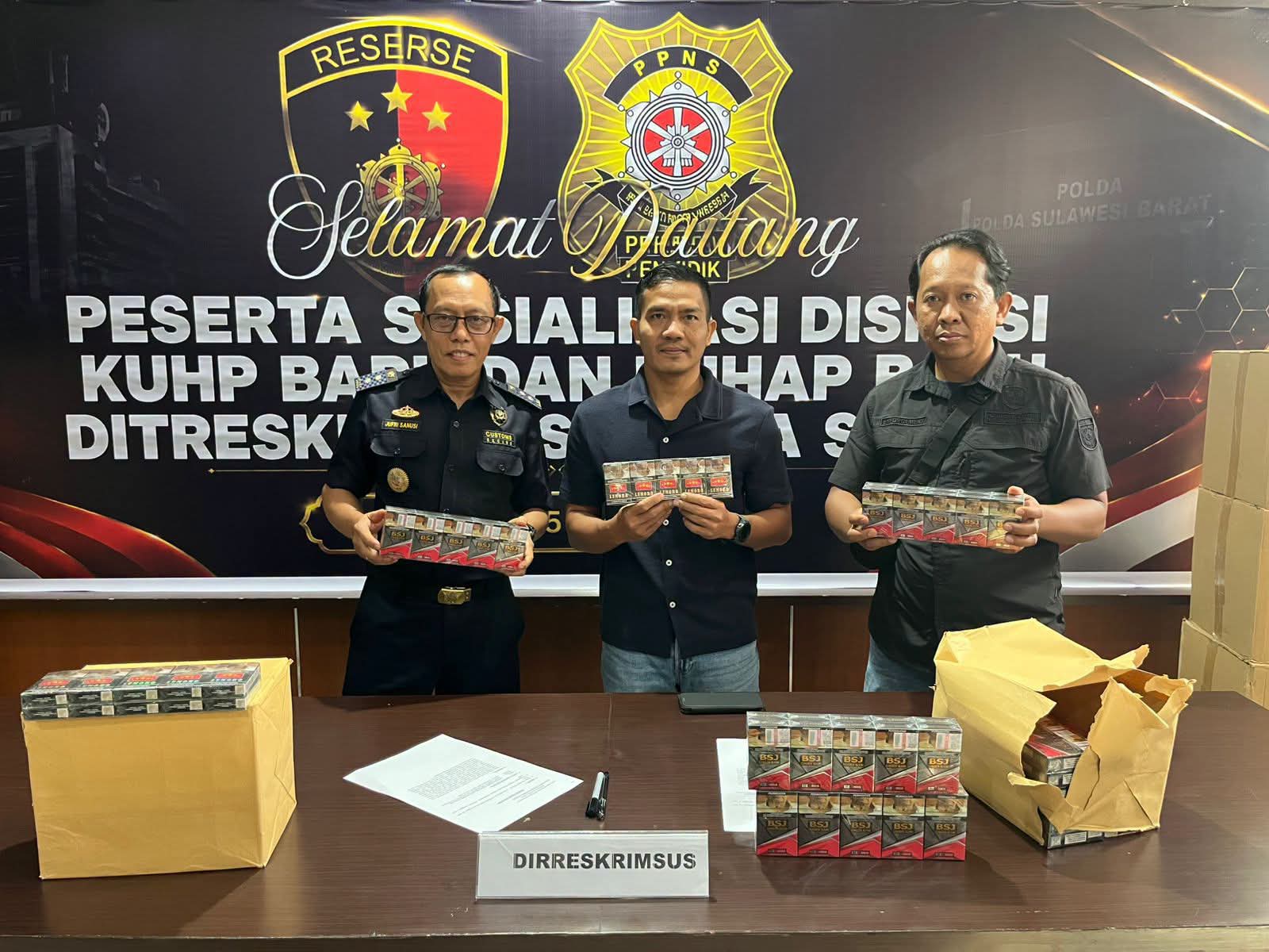 POLDA SULBAR GEREBEK GUDANG ROKOK DIDUGA TANPA IZIN DI POLMAN
