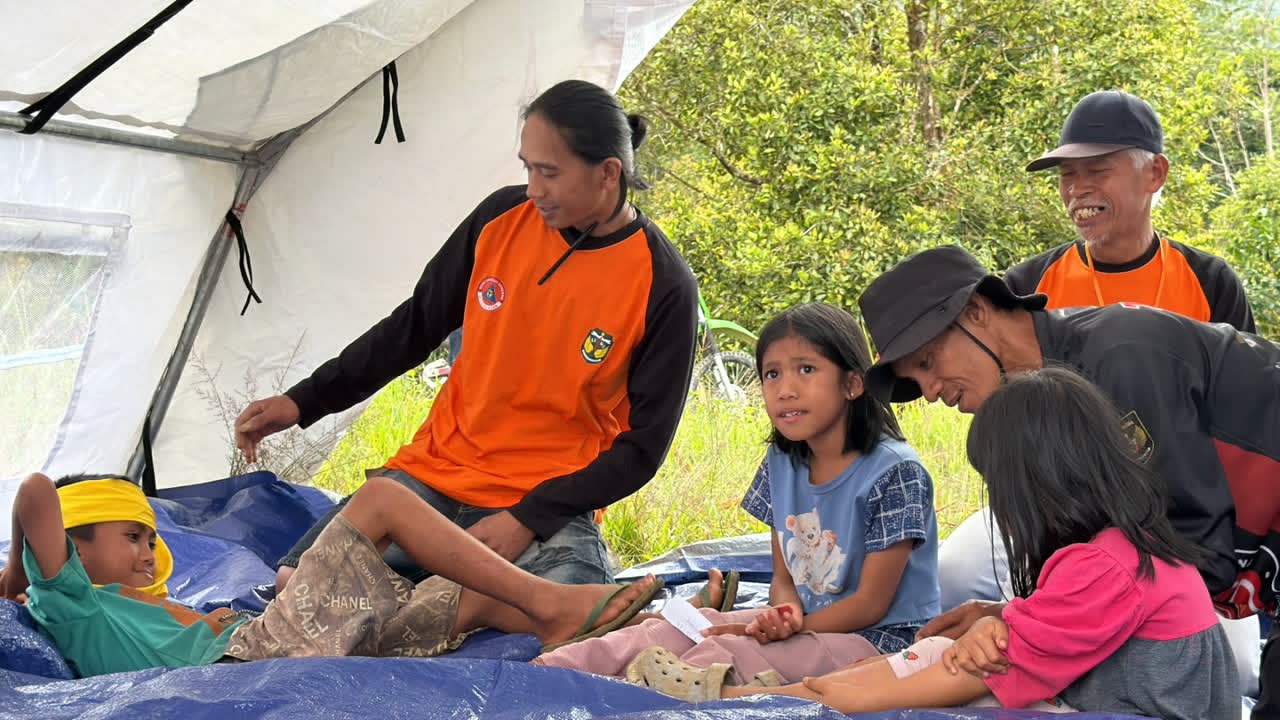 DARI SOSIALISASI KE SIMULASI, MDA DAN UNCP PERKUAT KESIAPSIAGAAN MASYARAKAT MELALUI DESTANA DI BONEPOSI DAN TOLAJUK