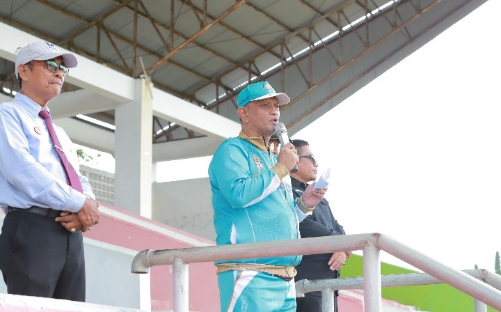 Wabup Wajo Lepas Kontingen Ikuti Porsenijar PGRI di Sidrap, Peserta Diminta Junjung Tinggi Sportivitas