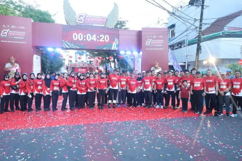 Semarak Hari Bhayangkara ke-80, Polda Sulsel Gelar Kegiatan Olahraga Bersama Masyarakat
