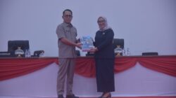 Mewakili Gubernur, Sekprov Sulbar Serahkan Penjelasan Ranperda Pertanggungjawaban APBD 2025; Raih WTP ke-12 Kali Berturut-turut