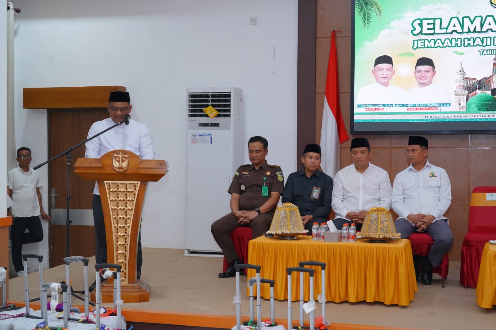Bupati Luwu Sambut Kepulangan Jemaah Haji 1448 H/2026 M, Kloter 42 Kembali dengan Penuh Syukur