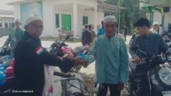 Distribusikan 200 Bungkus Nasi, TER-KAM Sapa Jamaah Masjid Syuhada