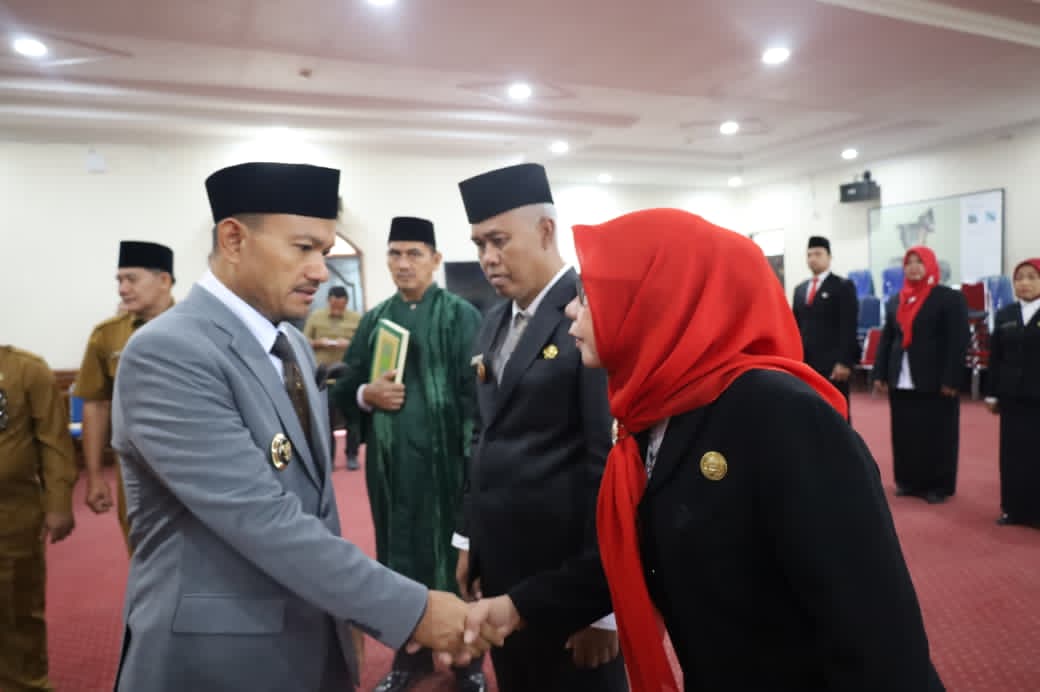 Wali Kota Tanjungbalai Lantik 16 Pejabat, Tegaskan Fokus Peningkatan Kinerja, Inovasi, Kolaborasi, Disiplin dan Siap Menjadi Duta Daerah Mewujudkan Tanjungbalai EMAS