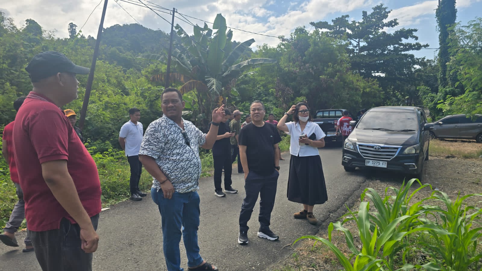 Bupati Luwu Dampingi Penasihat Menteri KKP Tinjau Lokasi Persiapan Pembangunan Kampung Nelayan