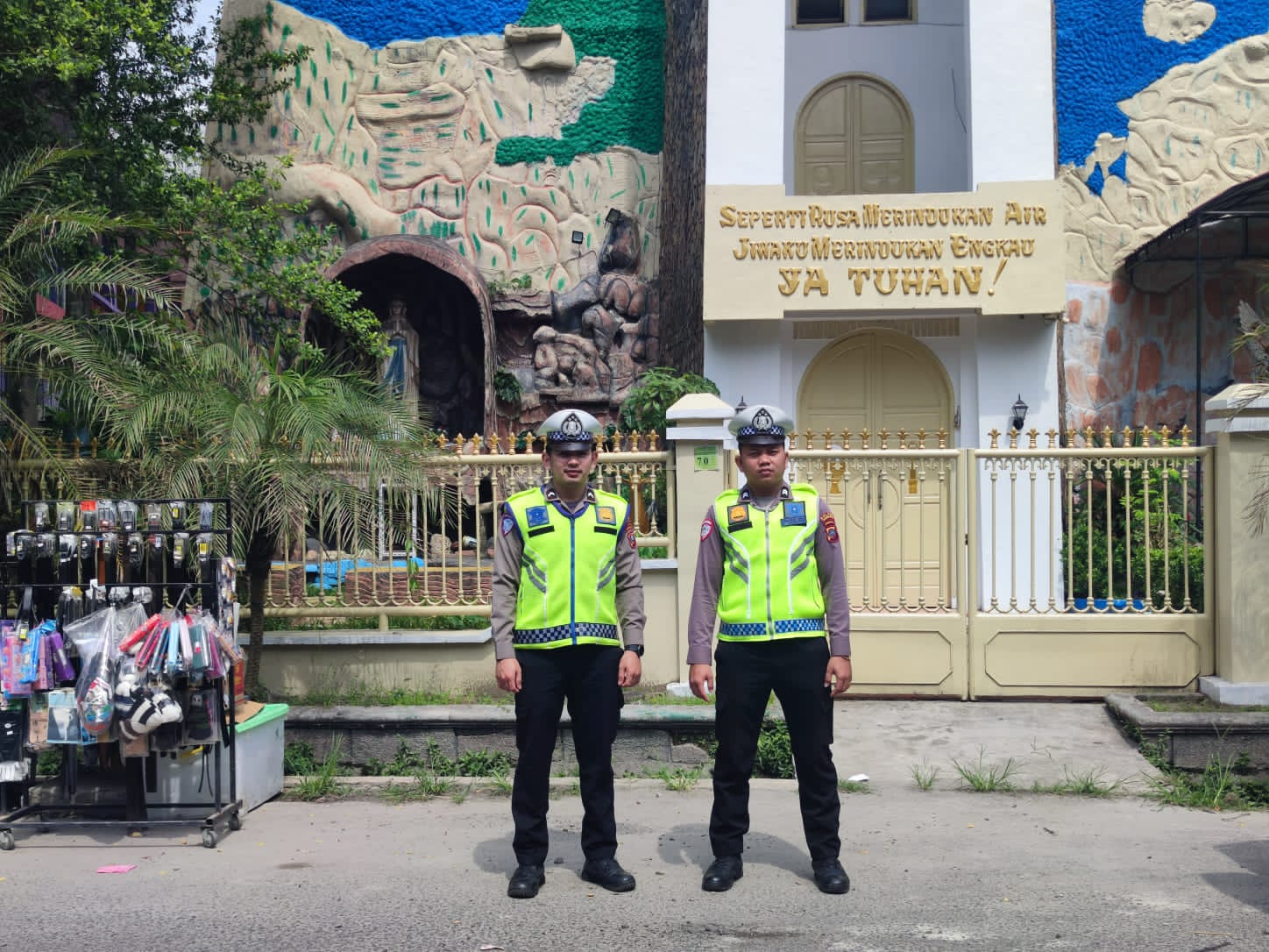 Pastikan Ibadah Minggu Aman, Sat Lantas Polres Tanjung Balai Jaga dan Atur Lalu Lintas