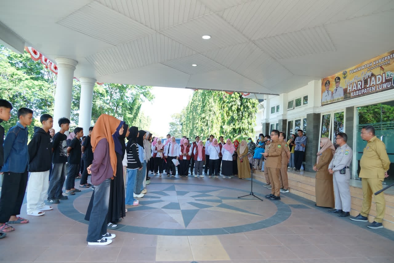 Wakil Bupati Luwu Melepas Resmi 23 Calon Siswa Sekolah Rakyat ke Makassar