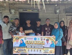 Peduli Warga Kurang Mampu, Camat Rahmad Hidayat dan Kades Sei Serindan Turun Langsung Salurkan Sembako