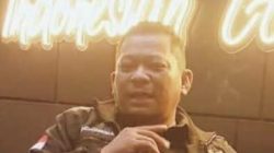 Tony Iswandi, Ketua Umum L‑KONTAK, saat memberikan keterangan pers terkait isu somasi Perumda Pasar Raya Makassar.