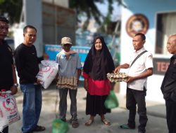 Wujud Kepedulian, Ketua Umum TER-KAM Pusat Ulam Raja Salurkan Sembako Untuk Puluhan Tukang Becak Dayung di Tanjungbalai