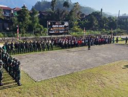 Kodim 1428/Mamasa melaksanakan kegiatan Karya Bakti berupa gotong royong pembersihan di sepanjang sungai Mamasa