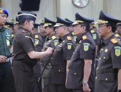 Jaksa Agung Resmi Lantik Muhammad Syarifuddin Sebagai Kajati Sulsel Tekankan Integritas dan Penegakan Hukum Terukur