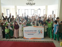 Perayaan HUT ke 14, PP IWO Bagikan Bea Siswa Untuk 8 Siswa SD Muhammadiyah 16 Jaksel