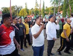 Semarak HUT RI ke-81: Bupati Wajo dan Forkopimda Kompetisi Lari Karung-Makan Kerupuk di Lapangan Merdeka