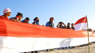 Semarak HUT ke-81 RI, Kapolda Sulsel Kibarkan Bendera Merah Putih di Wilayah Kepulauan Makassar