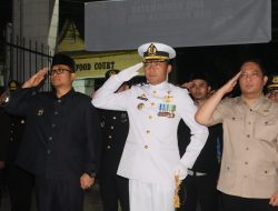 Jelang HUT RI ke-81, Danlanal TBA Bersama Forkopimda Ikuti Apel Kehormatan dan Renungan Suci di TMP Tanjungbalai