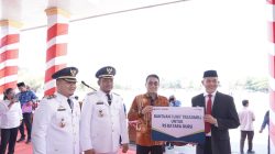Usai Upacara HUT ke-81 RI, Pemkab Luwu Serahkan Penghargaan, Bantuan dan Perjanjian Kerja Sama