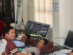 Semangat Kemanusiaan, Kapolres Luwu Ikut Donor Darah dalam Rangka HUT ke-81 Mahkamah Agung RI