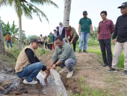 Bupati Luwu Kembali Salurkan Bantuan Pompa Air untuk Sawah Terdampak Kekeringan