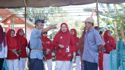 Ketua TP PKK dan DWP Luwu Kunjungi Korban Kebakaran di Buntu Babang