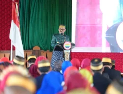 Gubernur Suhardi Duka Dapat Gelar Kehormatan ‘Sulo Tappidena’