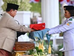 Presiden Prabowo Pimpin Upacara Penurunan Bendera Merah Putih di Istana Merdeka, Tegaskan Semangat Kebersamaan di HUT ke-81 Kemerdekaan RI