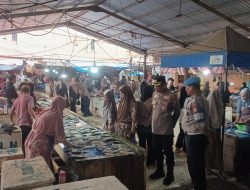 Tak Ada Kata Berhenti, Kapolsek Urban Pitumpanua Aktif Bersilaturahmi dan Sosialisasikan Harkamtibmas serta Bahaya Kebakaran