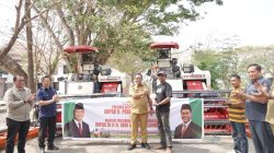 Kementan Salurkan Dua Unit Combine untuk Petani Luwu