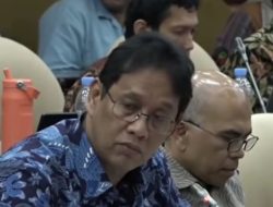Menteri keuangn Purbaya di copot saat memaparkan hutang pemerintah saat rapat