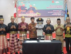 Mannennungeng Serahkan Policy Brief ke Pemkab Bone, Hasil Program Diserahterimakan ke Kelompok Tani